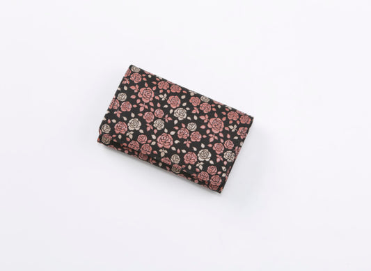 印傳屋 No. 8412 名刺入 ［かぐわ］ 7×11×1.3cm 名刺ケース 花柄 薔薇