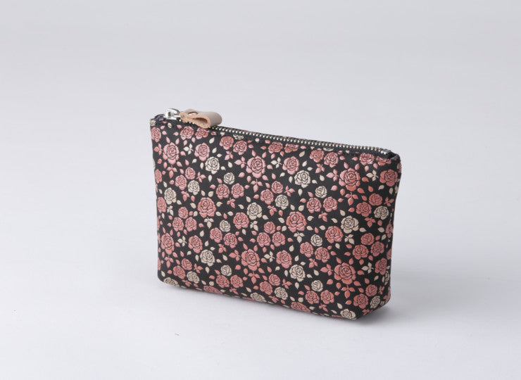 印傳屋 No. 8408 4ポーチ ［かぐわ］ 8.5×19×1.3cm ファスナー 薔薇